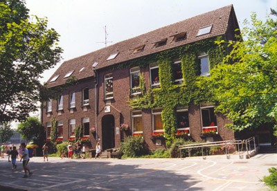 Walter-Wiederhold-Schule im Sommer