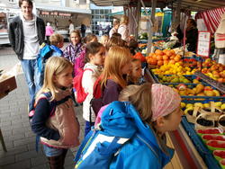 Auf dem Markt 1
