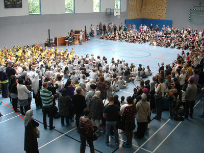              Volle_Halle-1                  