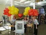 Wiederer&ouml;ffnung Shirts und Luftballons