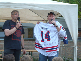 Weltkindertag 2010 Trikotversteigerung